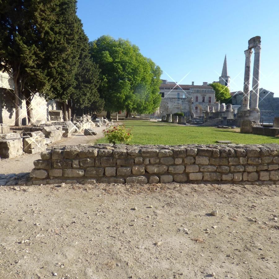 Coquet Studio Au Pied Des Arenes, Wifi Apartamento Arles Exterior foto