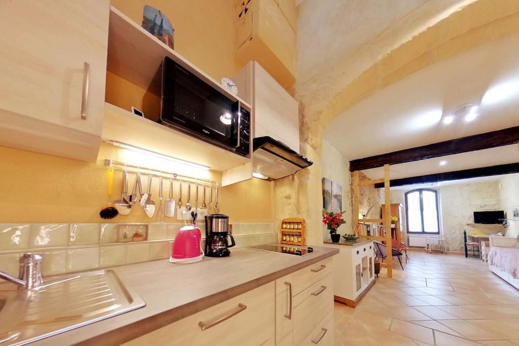 Coquet Studio Au Pied Des Arenes, Wifi Apartamento Arles Exterior foto