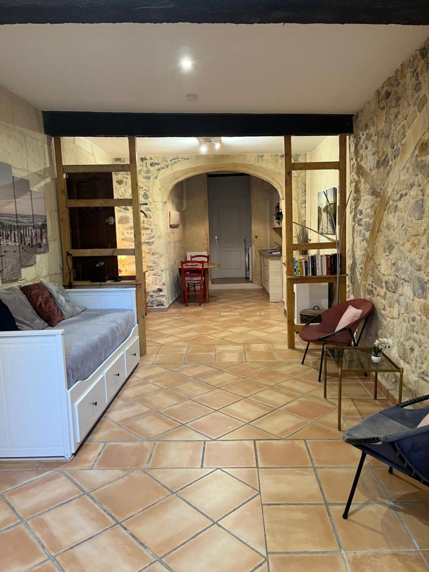 Coquet Studio Au Pied Des Arenes, Wifi Apartamento Arles Exterior foto